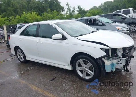 2013 Toyota Camry Se z USA, uszkodzony, nr VIN 4T1BF1FK3DU256262